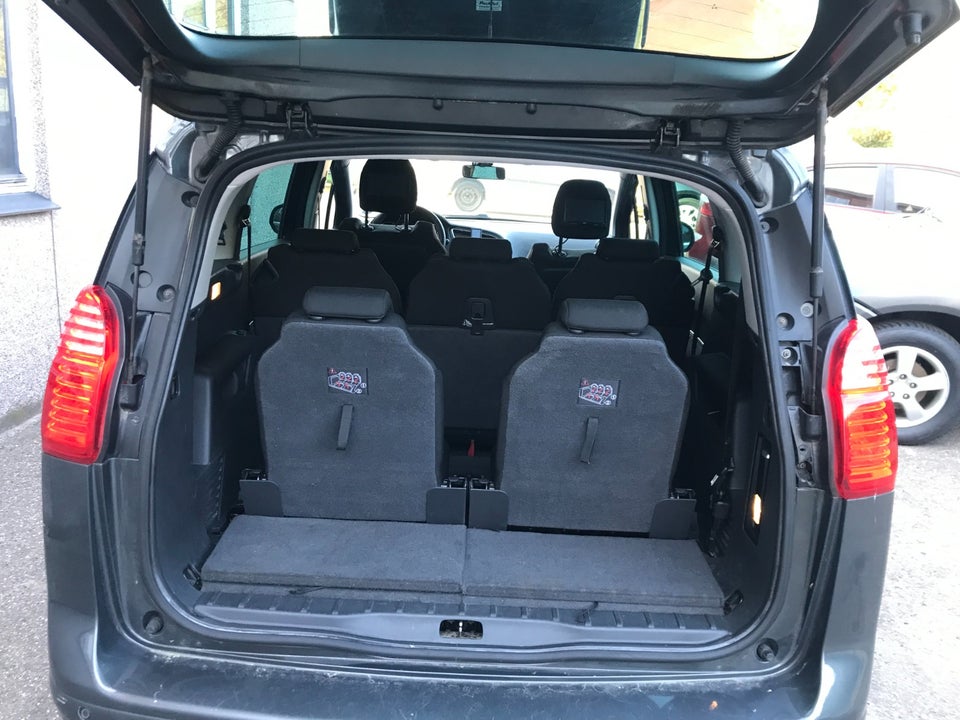 Peugeot 5008 1,6 HDi 110 Premium 7prs 5d