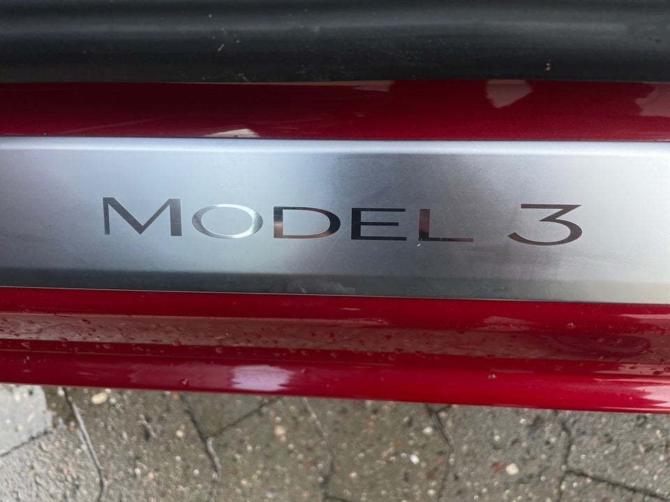 Tesla Model 3 Standard Range+ RWD 4d
