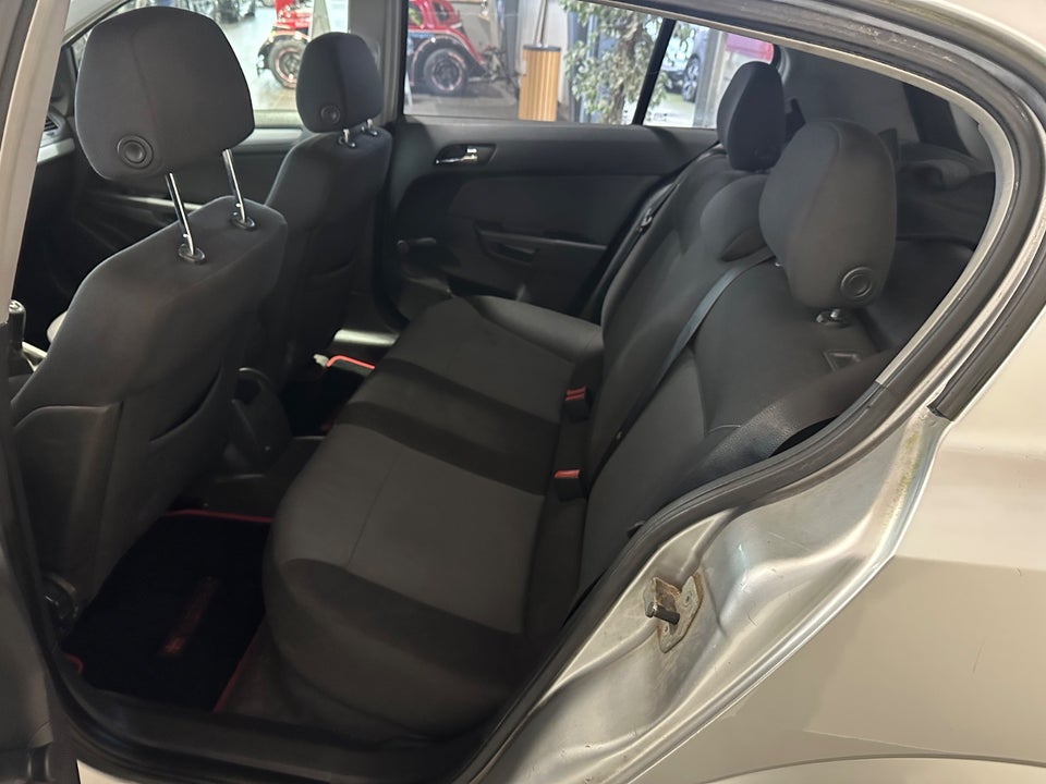 Opel Astra 1,6 16V Limited 5d