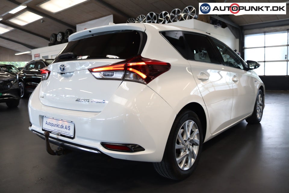 Toyota Auris 1,8 Hybrid H2+ CVT 5d