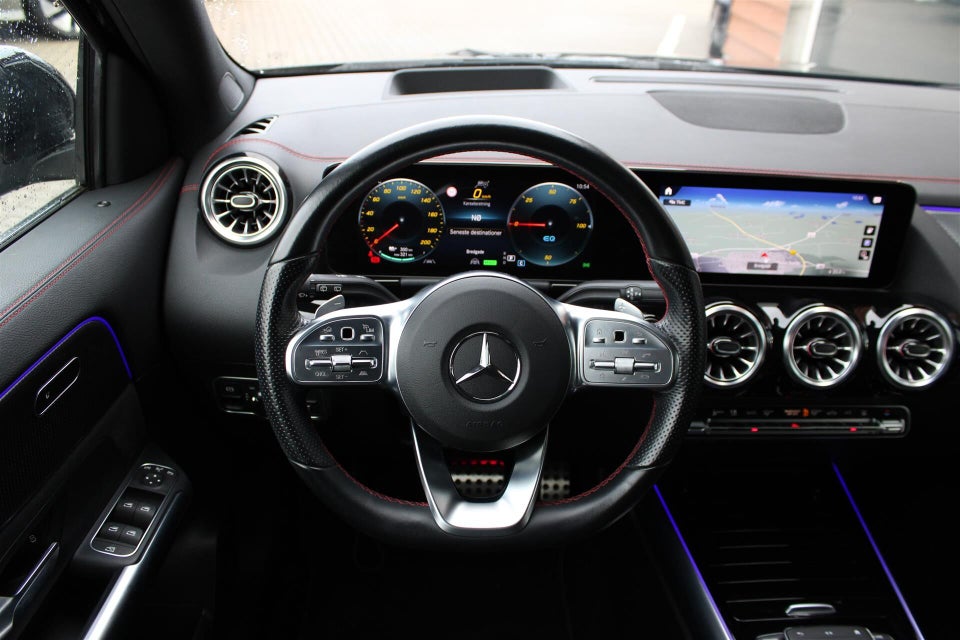 Mercedes EQA300 AMG Line 4Matic 5d