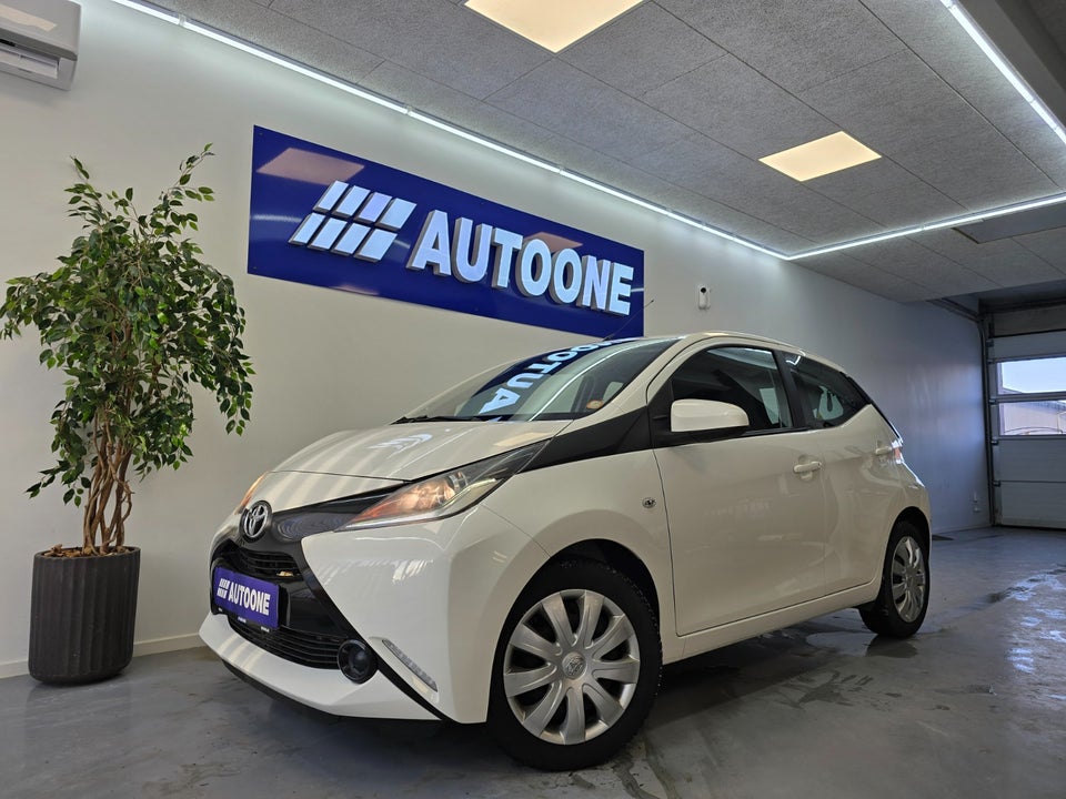 Toyota Aygo 1,0 VVT-i x-play 5d