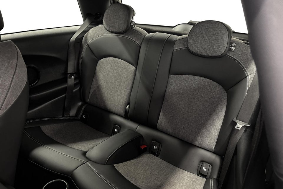 MINI Cooper SE Classic Trim 3d