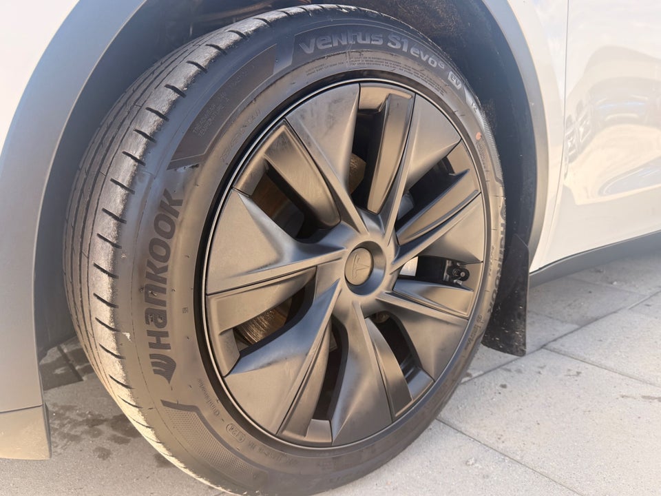 Tesla Model Y Long Range RWD 5d