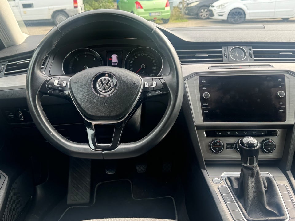 VW Passat 1,6 TDi 120 BlueMotion Variant 5d