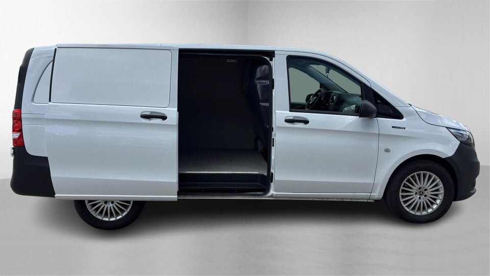 Mercedes eVito 129 Tourer PRO L Van