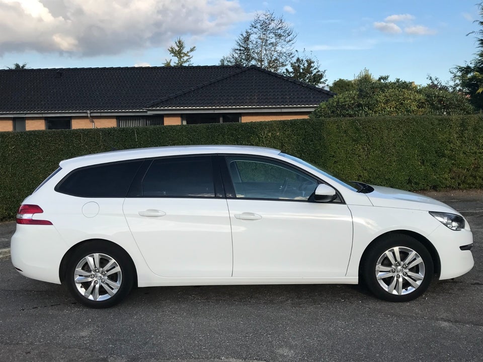 Peugeot 308 1,2 e-THP 110 Access SW 5d