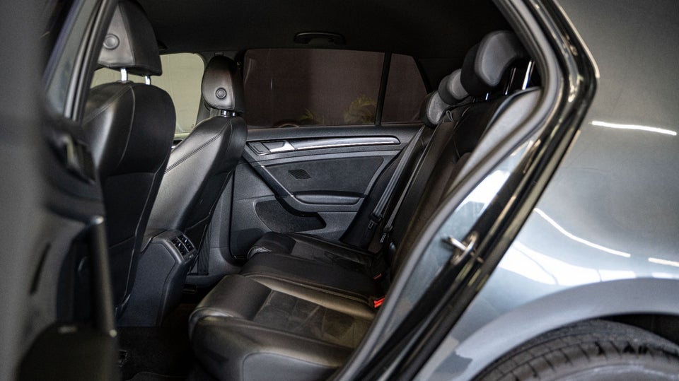 VW Golf VII 1,4 GTE Highline DSG 5d