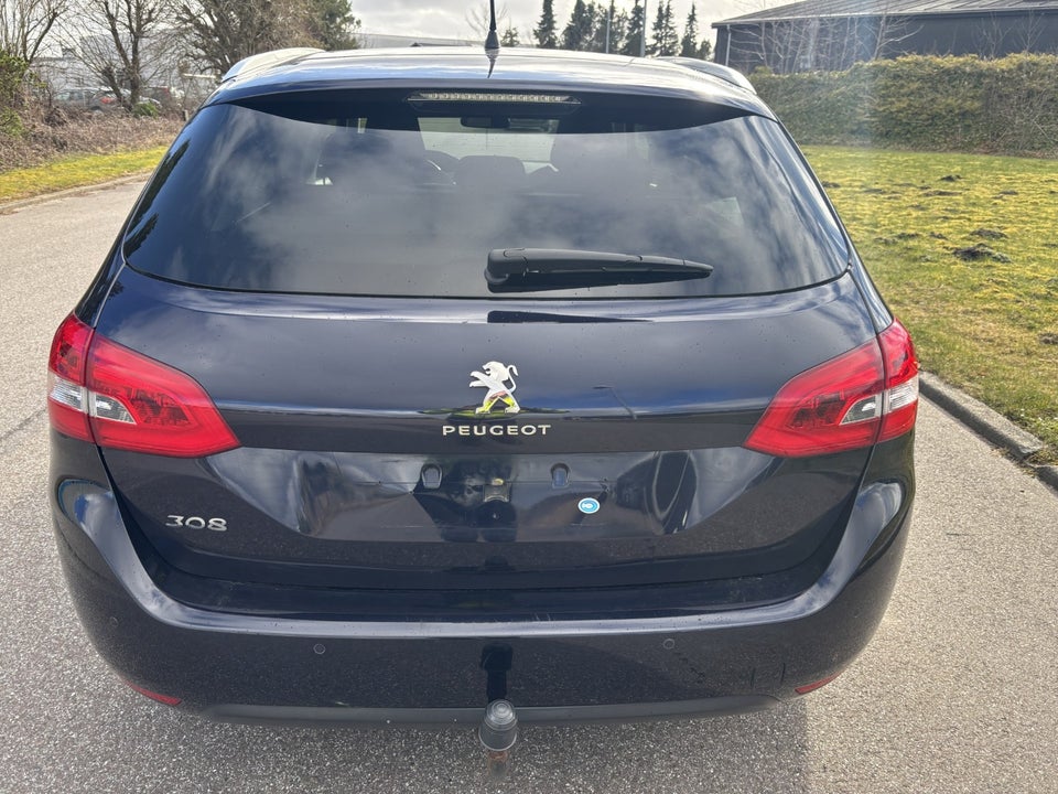 Peugeot 308 1,2 PureTech 130 Selection Sky SW 5d