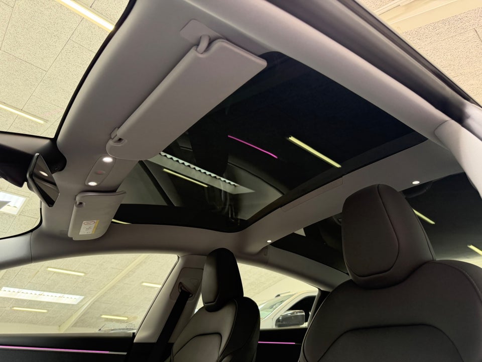 Tesla Model 3 RWD 4d
