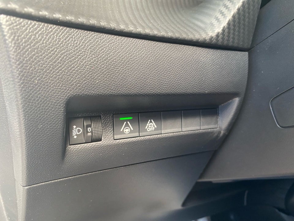 Peugeot e-208 50 Allure 5d