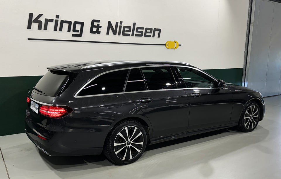 Mercedes E300 de 2,0 AMG Line stc. aut. 5d