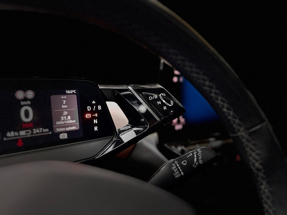 VW ID.4 77 Pro Performance Tech 5d