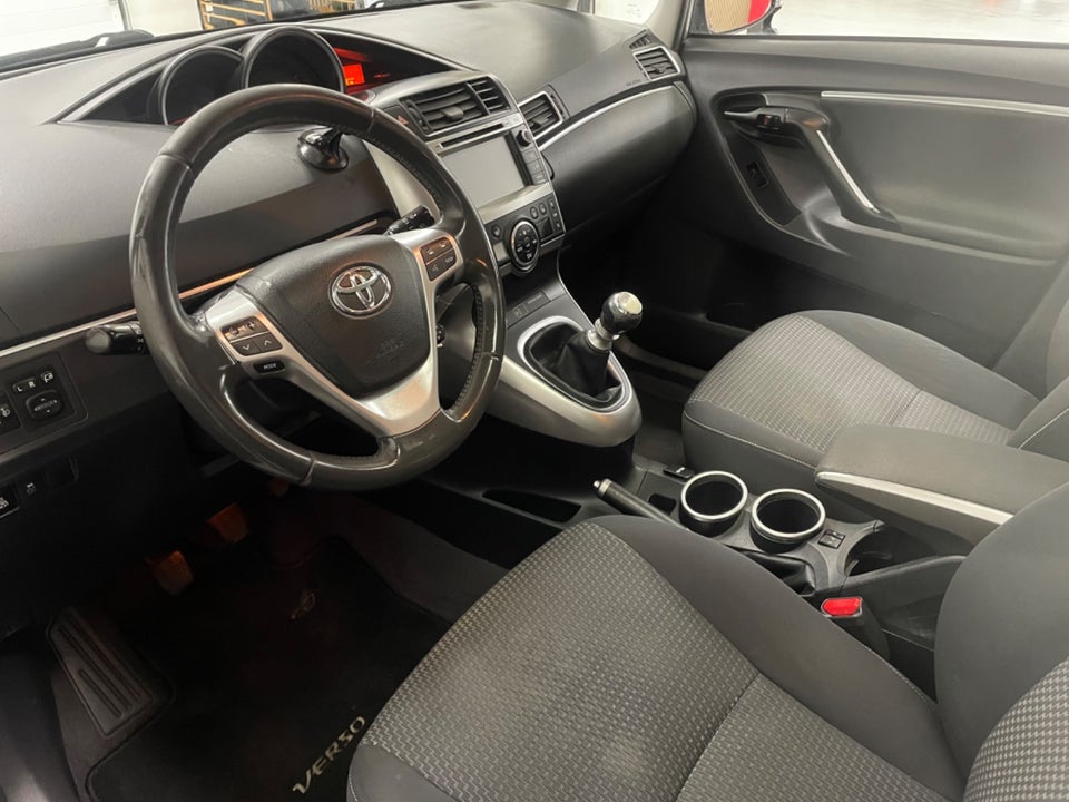 Toyota Verso 1,6 D-4D T2 Skyview 7prs 5d