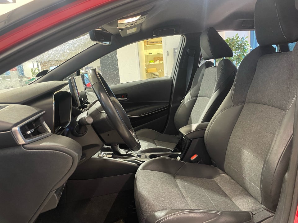 Toyota Corolla 1,8 Hybrid Active Premium Touring Sports MDS 5d