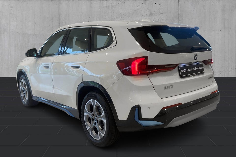 BMW iX1 xDrive30 5d