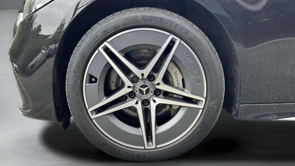 Mercedes C300 e 2,0 AMG Line stc. aut. 5d