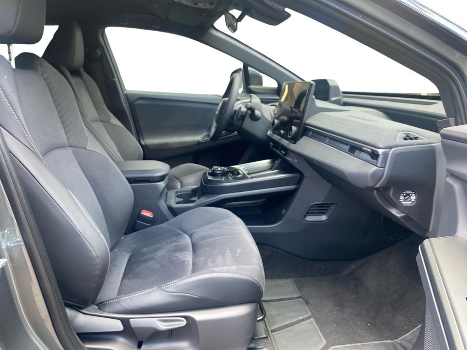 Toyota C-HR+ 77 Executive AWD 5d