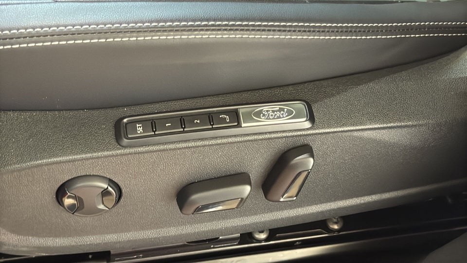 Ford Explorer 77 Premium Extended Range 5d