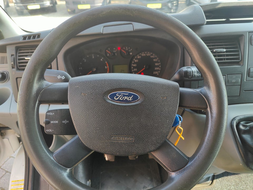 Ford Transit 300M Van 2,2 TDCi 125 Ambiente FWD 4d