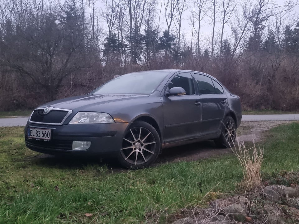 Skoda Octavia 2,0 TDi Elegance 5d