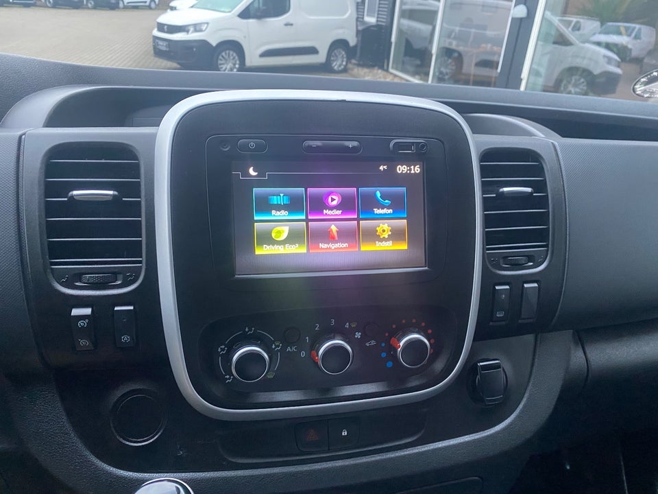 Renault Trafic T29 2,0 dCi 120 L2H1