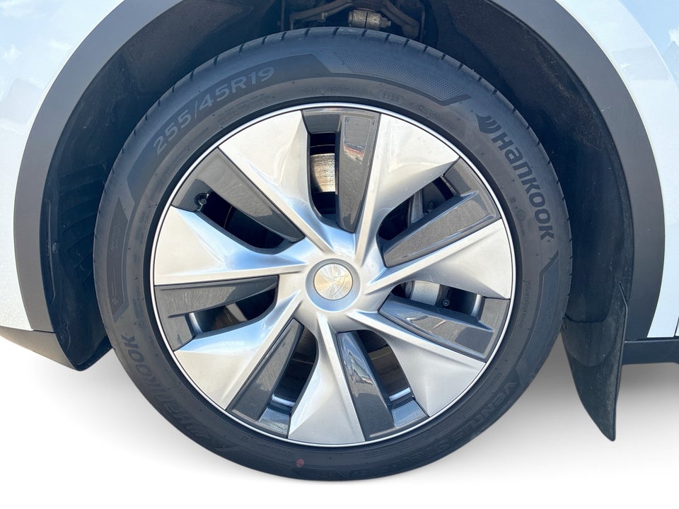 Tesla Model Y RWD 5d