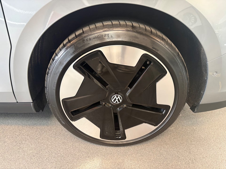 VW ID. Buzz 77 Pro SWB 5d