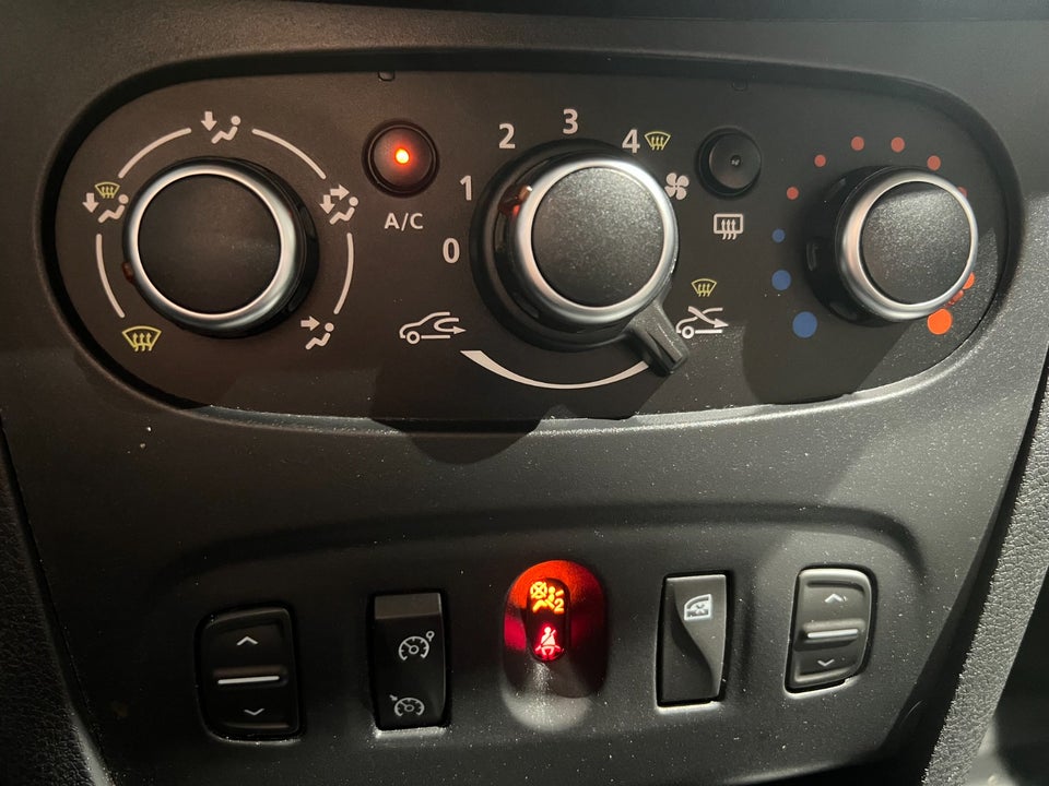 Dacia Logan 0,9 TCe 90 Ambiance MCV 5d