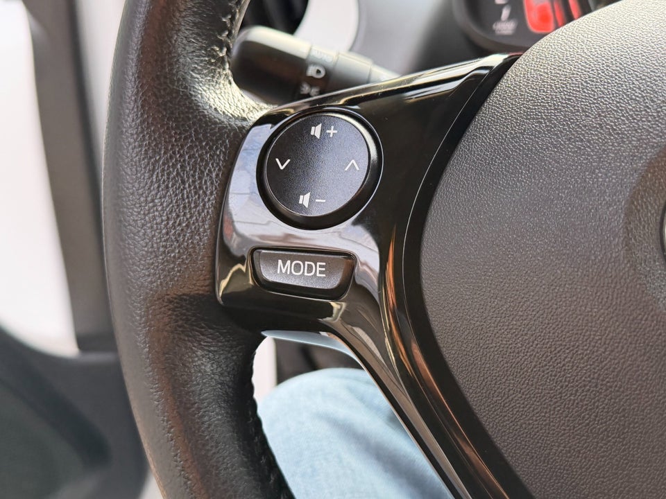 Toyota Aygo 1,0 VVT-i x-press 5d