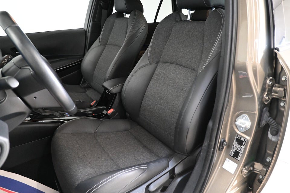 Toyota Corolla 1,8 Hybrid Active Premium Touring Sports MDS 5d