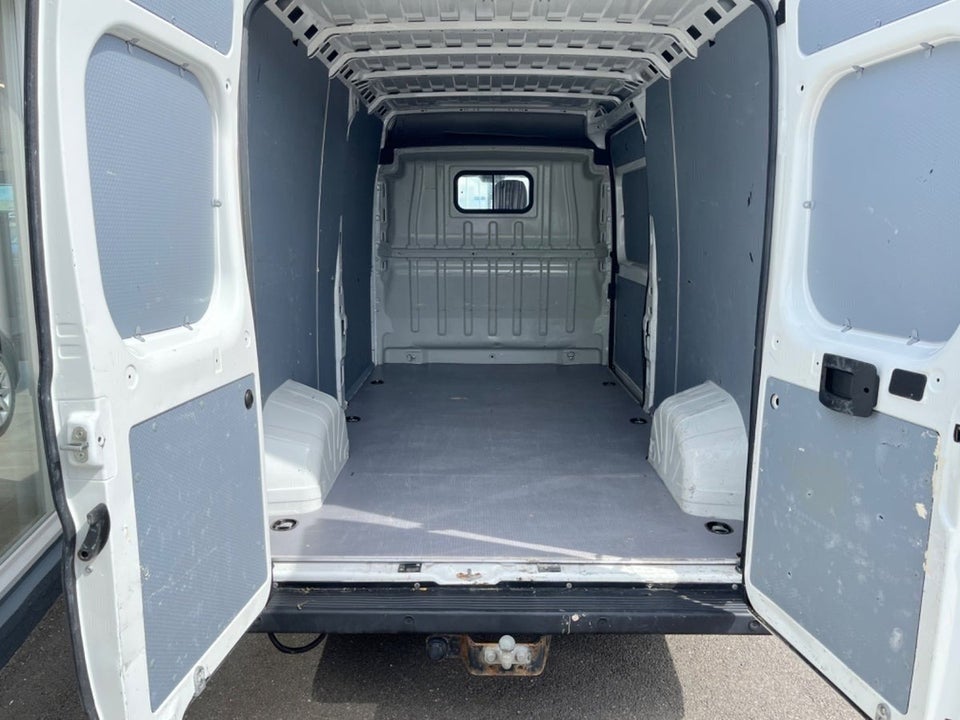 Peugeot Boxer 335 2,2 BlueHDi 140 L3H2 Premium