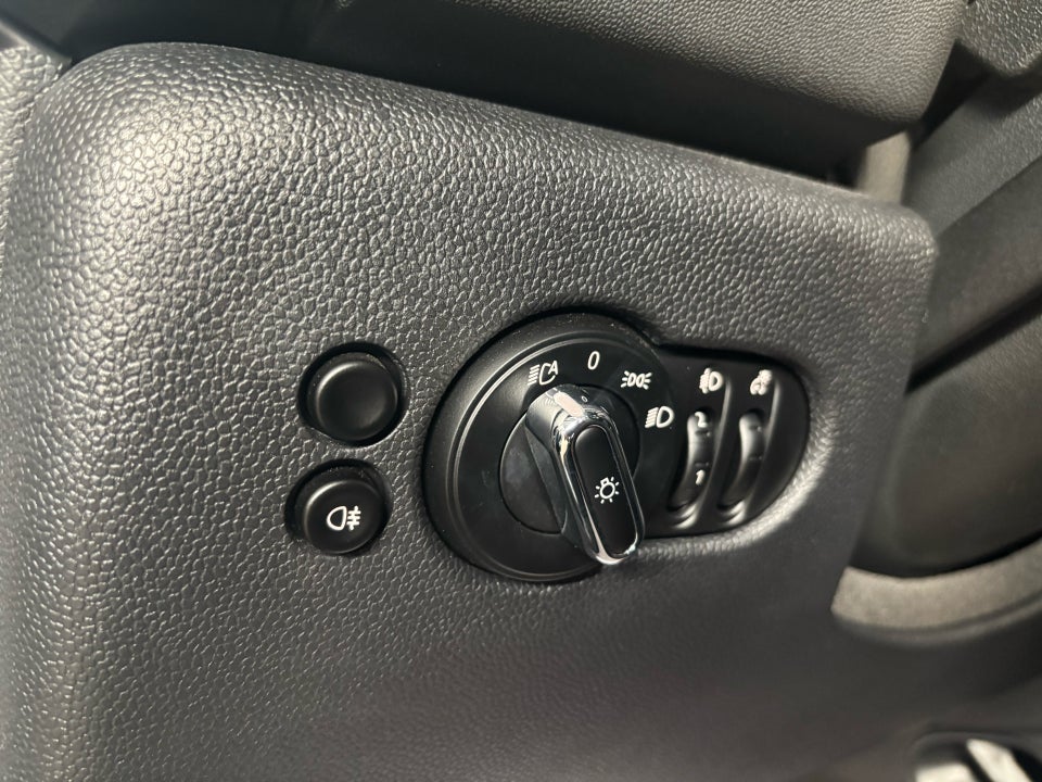 MINI Cooper SE Camden Edition 3d