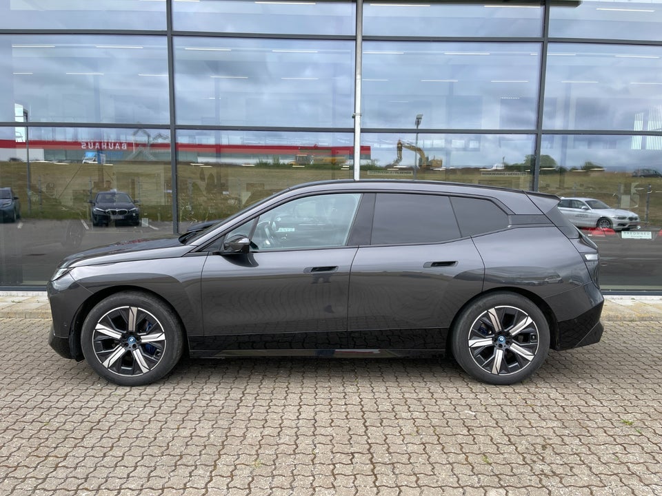 BMW iX xDrive40 Fully Charged 5d