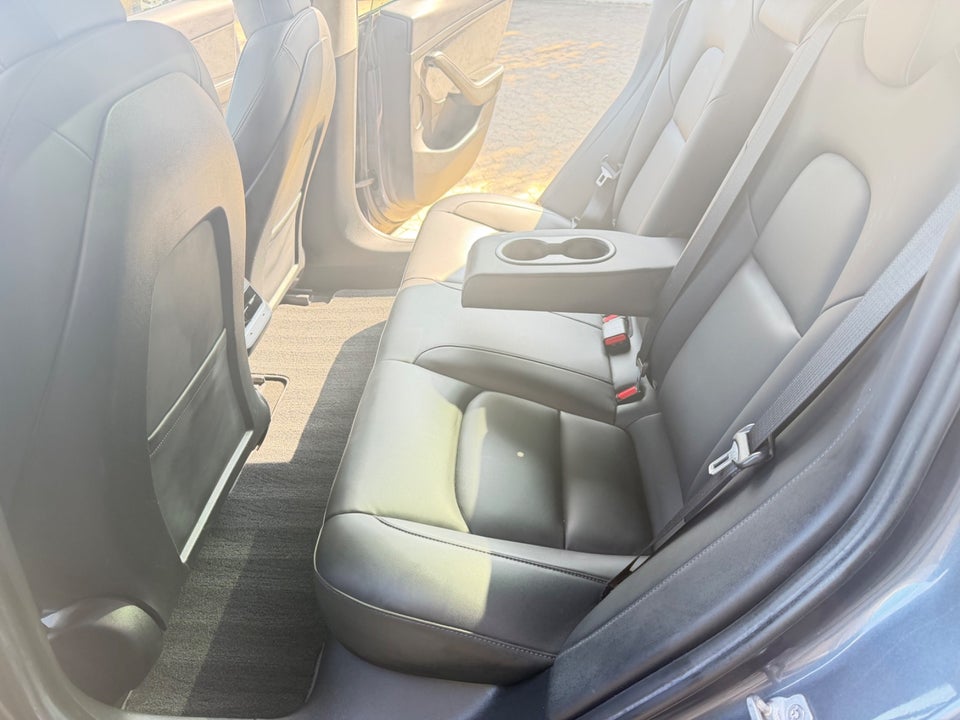 Tesla Model 3 Long Range AWD 4d
