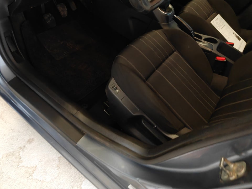 Citroën C4 1,6 HDi 90 Attraction 5d