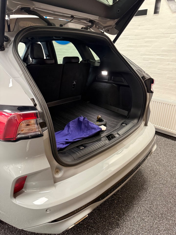 Ford Kuga 2,5 PHEV Graphite Tech CVT 5d