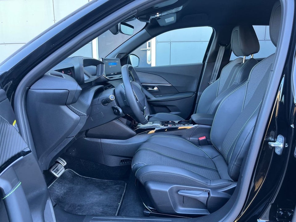 Peugeot e-2008 54 GT 5d