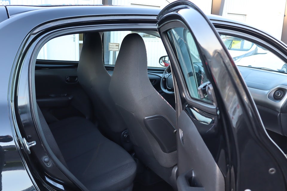 Citroën C1 1,0 e-VTi Shine 5d