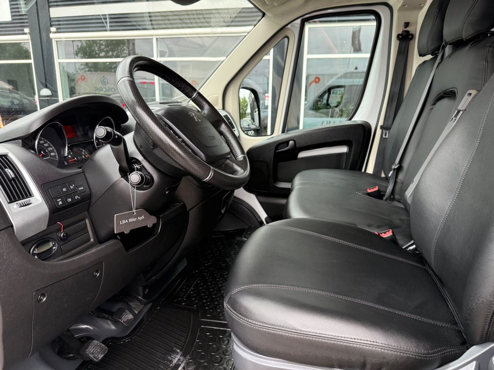 Peugeot Boxer 333 2,2 BlueHDi 140 L3H2 Premium