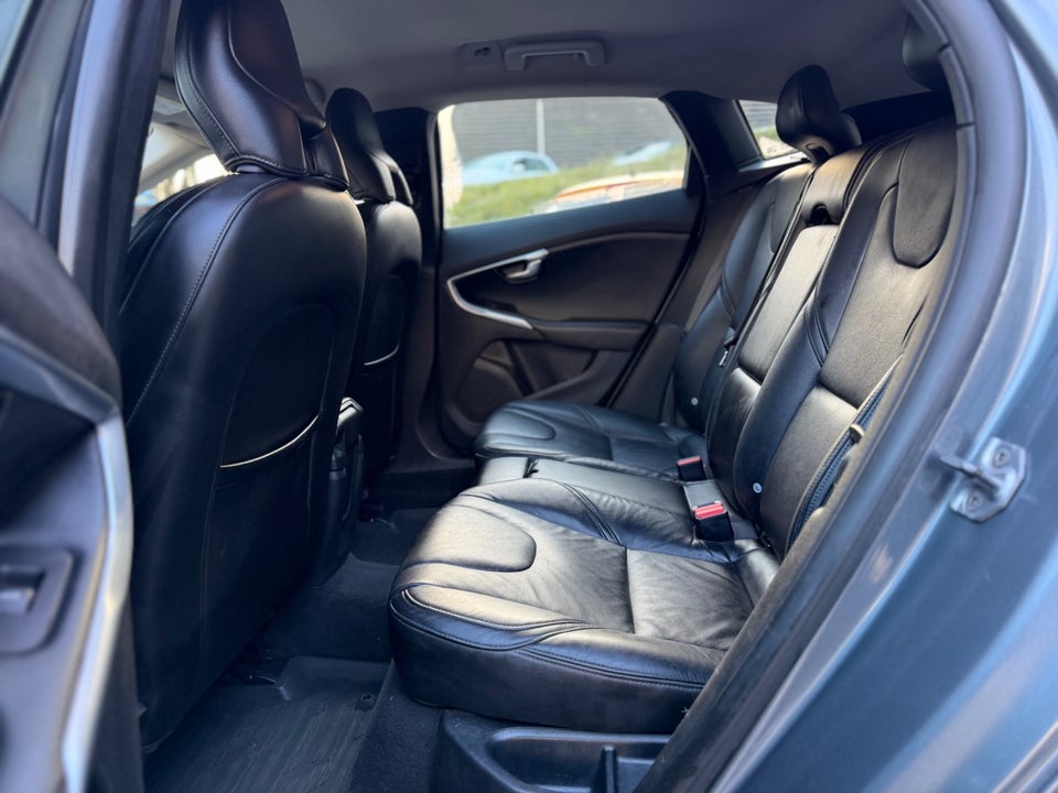 Volvo V40 2,0 D2 120 Momentum 5d