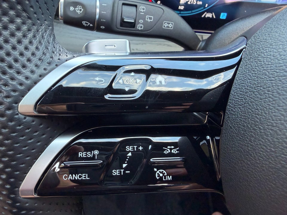 Mercedes E300 de 2,0 AMG Line stc. aut. 4Matic 5d