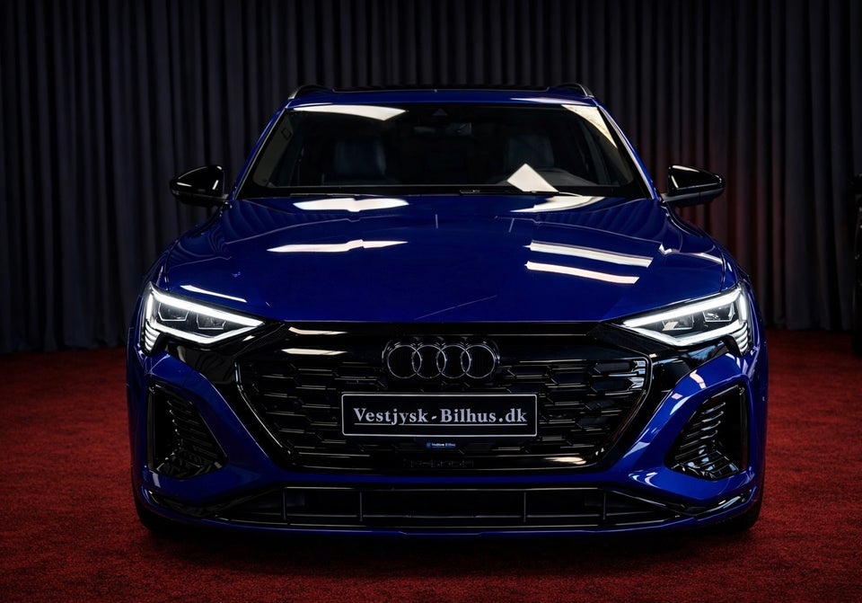 Audi Q8 e-tron 55 S-line quattro 5d