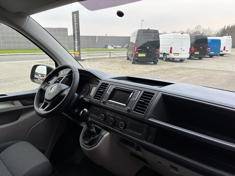 VW Transporter 2,0 TDi 102 Kassevogn lang