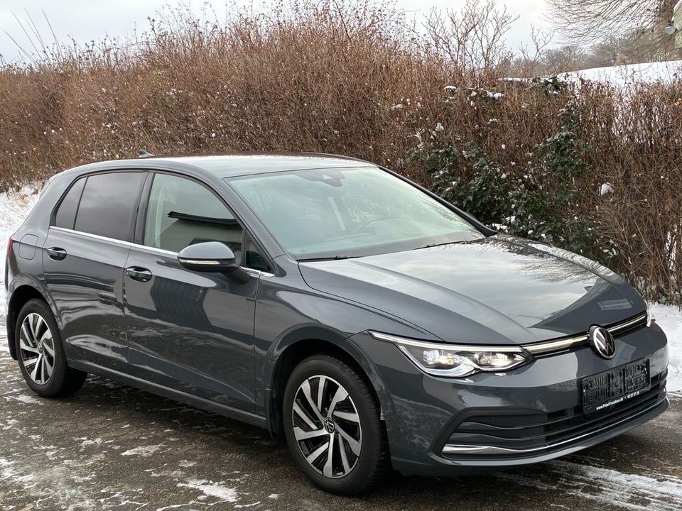 VW Golf VIII 1,4 eHybrid DSG 5d