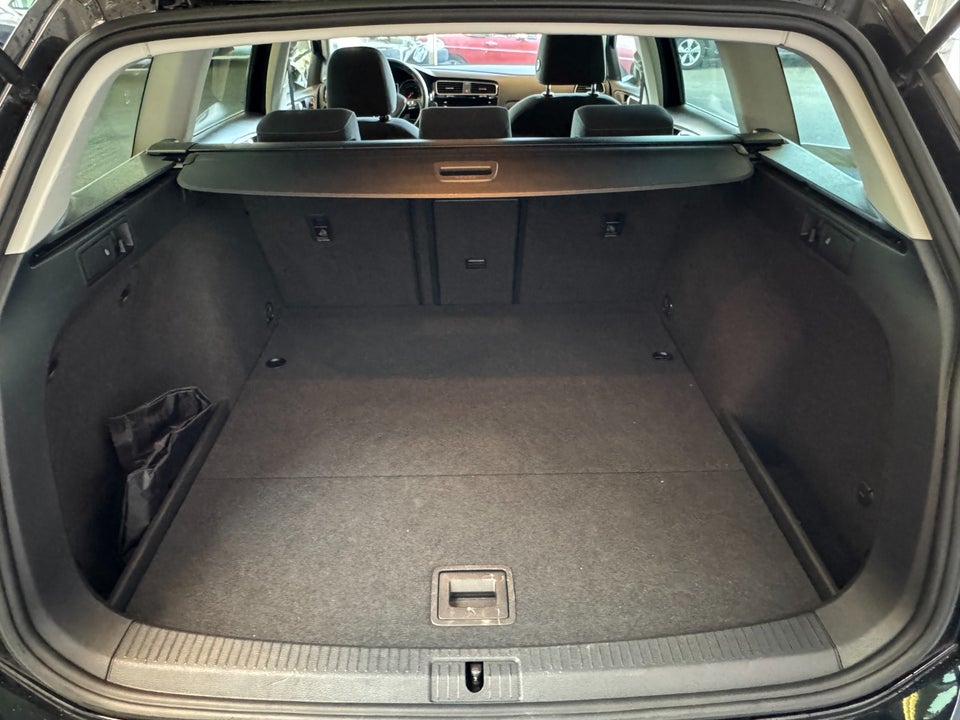 VW Golf VII 1,6 TDi 115 IQ.Drive Variant DSG 5d