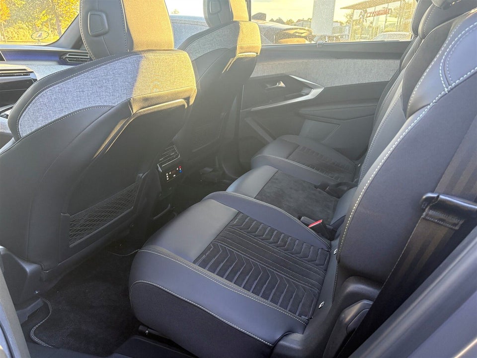 Peugeot e-5008 77 GT Pack 7prs 5d