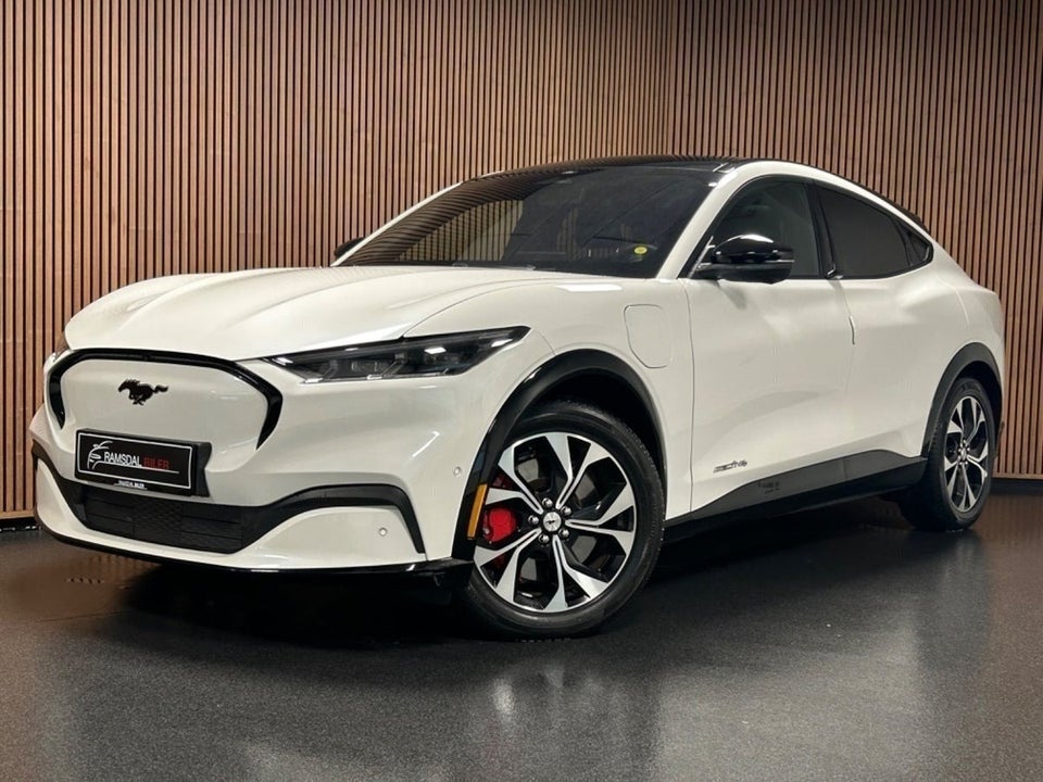 Ford Mustang Mach-E 70 Premium Standard Range AWD 5d