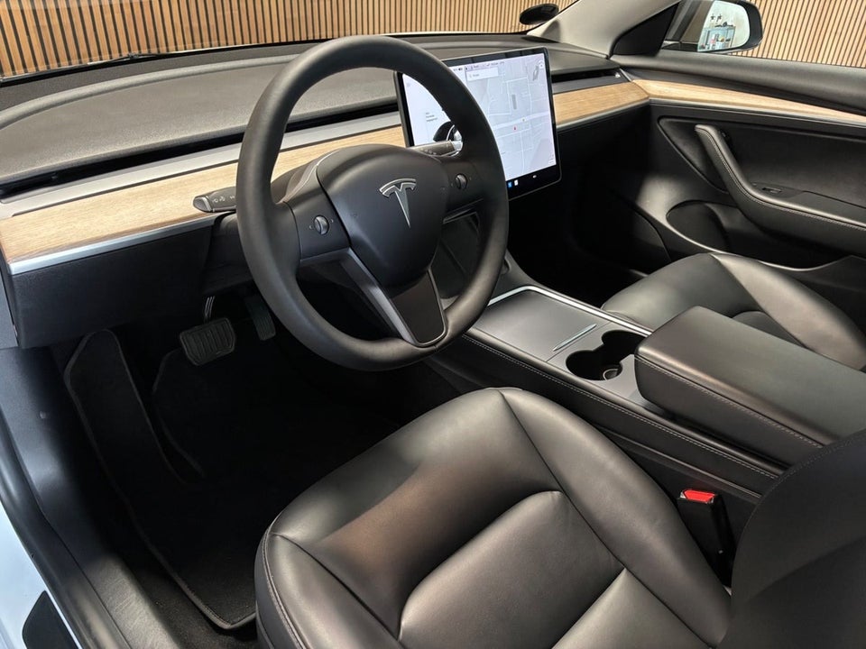 Tesla Model 3 Standard Range+ RWD 4d