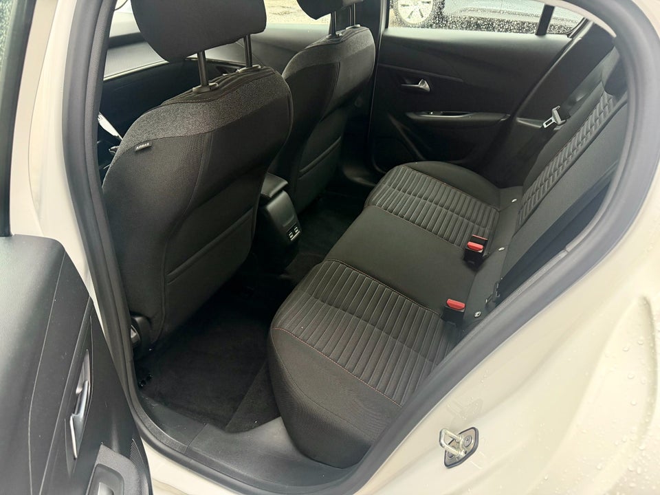 Peugeot e-208 50 Active 5d